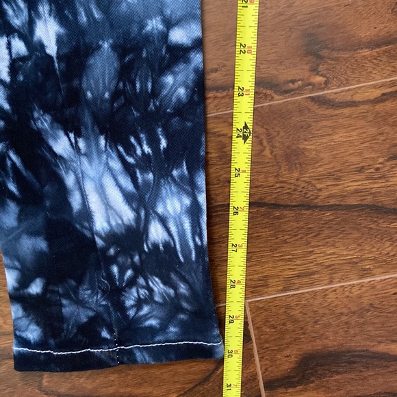 NWOT Cute tie dye/acid wash print skinny jeans in size 11 - Picture 7 of 8